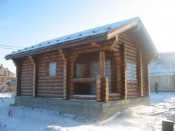 Баня из оцилиндрованного бревна БН-1 6х9 м, Д.240 мм Баня из оцилиндрованного бревна БН-1 6х9 м, Д.240 мм